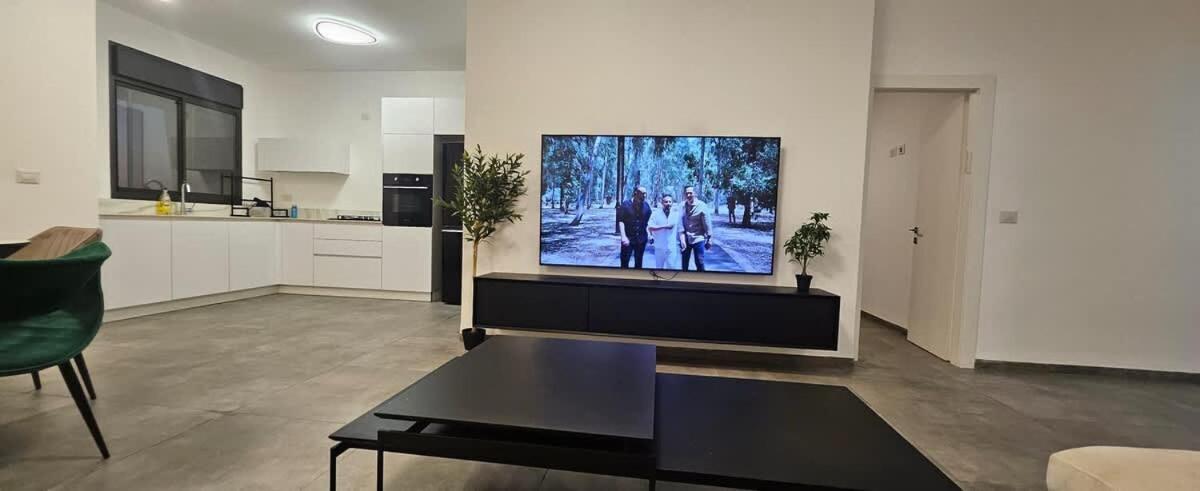 Stunning And Spacious In Kiryat Ata Qiryat Ata エクステリア 写真